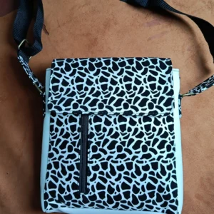 Giraffe Print Crossbody Bag By Gifloocom_1